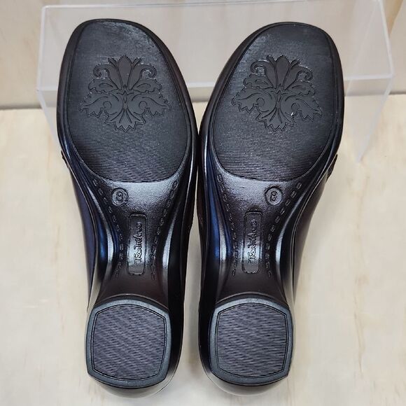 Thom McAn Dark Brown Loafers Women 8 Leather Heeled Shoe Slip-On - Picture 7 of 10
